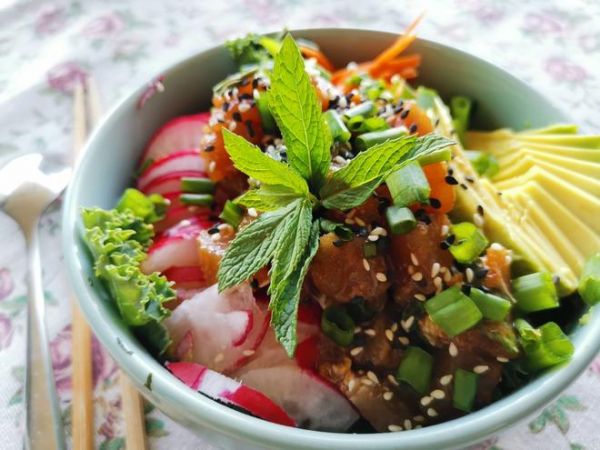 「健康• 高蛋白低醣饮食• 能在一碗中吃到彩虹哦」吞拿鱼Poke 夏威夷海鲜饭的做法