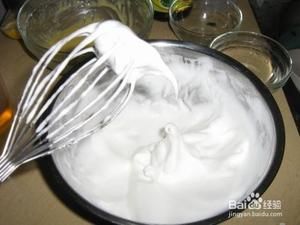 打发蛋白的做法 步骤4
