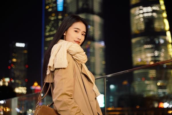 “男子长期穿女性塑身衣，寻求身心健康关爱” 图1
