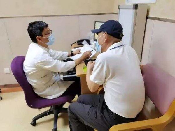 血管好不好，看手臂就知？医生：血管硬的人，手臂一般有这2共性