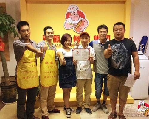 深圳飘飘香小吃培训学校学员图片