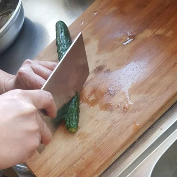 拍黄瓜制作过程