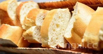 家庭版制作面包的教程，家庭制作面包簡(jiǎn)單方法