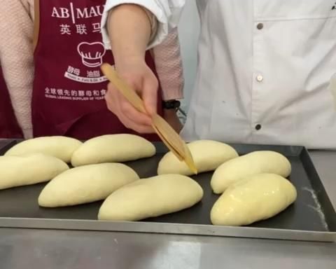 純奶手撕吐司的做法 步驟1