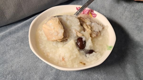 湯媽媽 | 藥膳養(yǎng)生湯 | 食補(bǔ)養(yǎng)氣、健康雞湯 | 黃耆雞湯