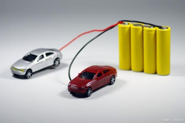 如何通過(guò)新能源汽車的儀表盤數(shù)據(jù)判斷電池的健康狀態(tài)？-有駕