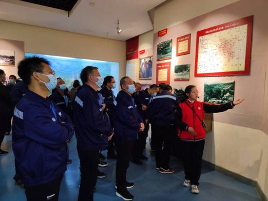  駐馬店中業(yè)自來水公司 開展學黨史紅色教育活動，重溫入黨誓詞