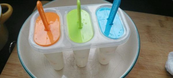 自制雪糕酸奶，美味健康享受（用芒果和藍莓，輕松制作出口感細膩的雪糕酸奶）