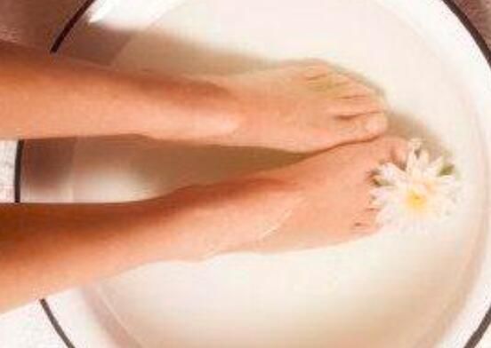 每天泡脚能瘦小腿吗