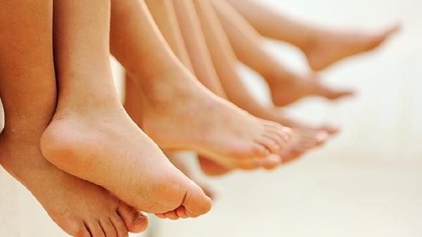 女性去濕氣最快的泡腳方法 泡腳排濕氣怎么看排出來了