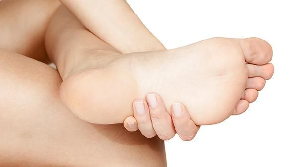 女性去濕氣最快的泡腳方法 泡腳排濕氣怎么看排出來了