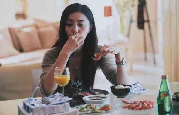 范冰冰吃什么保養(yǎng)：揭秘范冰冰的飲食保養(yǎng)秘訣與更愛(ài)美食