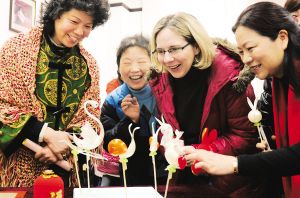 張超十二朵糖玫瑰送妻子