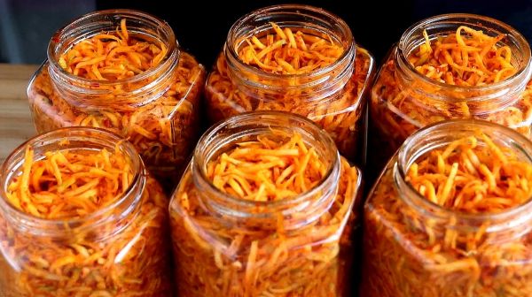 教你在家腌芥菜，脆爽下飯不嗆鼻，腌2天就能吃，方法超簡(jiǎn)單