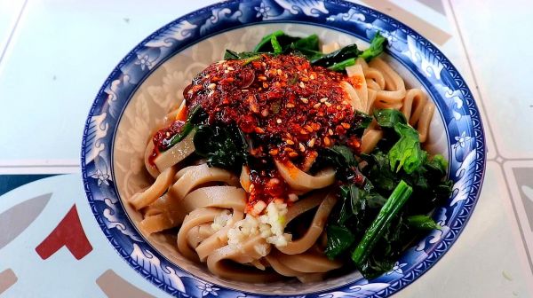 陜西特色小吃醋粉的家常做法，酸辣勁道爽滑，比涼皮還營(yíng)養(yǎng)好吃