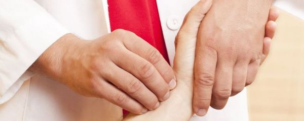 女性心臟病有哪些癥狀 女性心臟病前兆 女性心臟病怎么辦