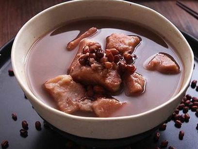 紅豆芋頭糖水氣血雙補(bǔ),4步就能做好,美容養(yǎng)顏想減肥女性多喝!