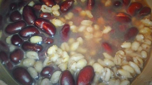 【 煲粥搭配第四彈 】 黑糖麥粒紅豆粥的做法