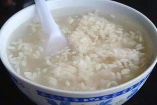 高粱米燕窩粥完整做法指南：從選材到調(diào)味，打造美味養(yǎng)生的細膩口感