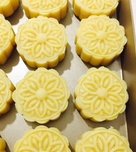 簡單的4步，教你做口味好顏值高的綠豆糕，變身“糕點大師”！