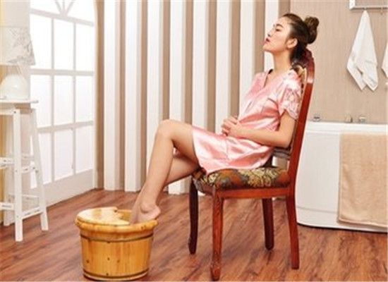 三個醋泡腳的方法 治病強體質(zhì)