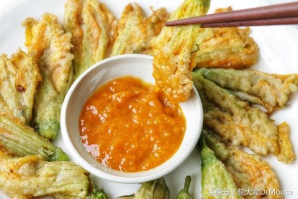 煎南瓜花配楓糖杏子醬