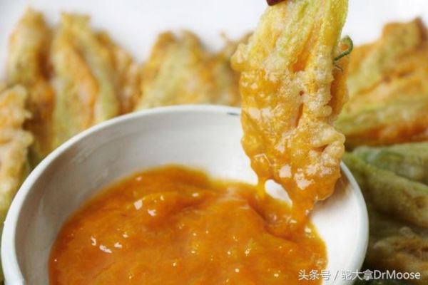 煎南瓜花配楓糖杏子醬