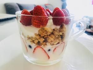 超級好吃的酸奶水果麥片的做法 步驟2