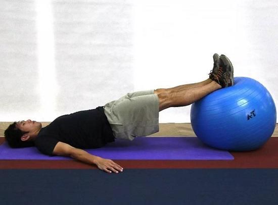 瑞士球仰臥搭橋