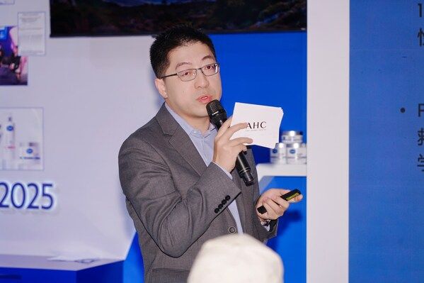 聯(lián)合利華美妝與健康事業(yè)部北亞研發(fā)負(fù)責(zé)人韓磊致辭