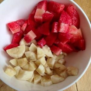 自制水果炒酸奶的做法 步驟3