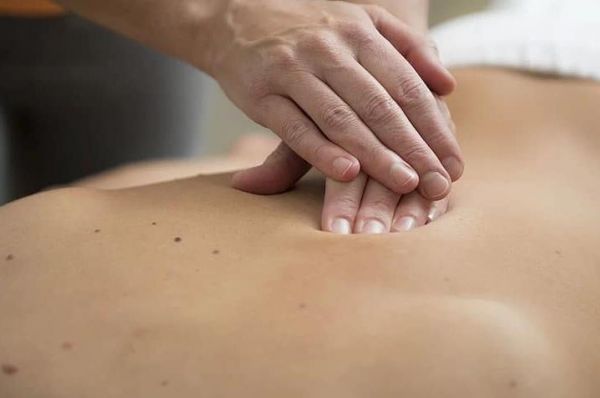 開(kāi)背，按摩，推拿