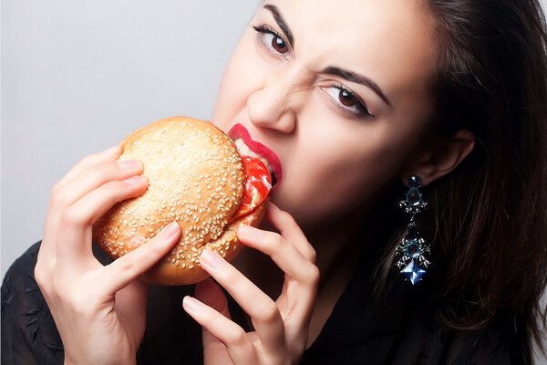 神經(jīng)性貪食癥后果有哪些