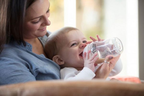 美國寶寶喝鮮奶