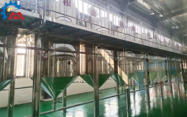 <a href=http://www.hongdeliangyou.com/jinglian/ target=_blank class=infotextkey>精煉油設(shè)備</a>