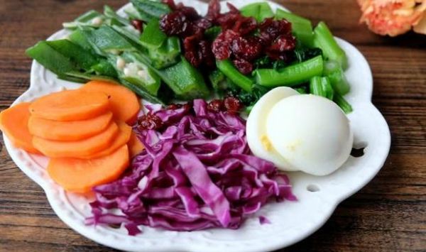 八款早餐蔬菜沙拉，做法超簡單，多吃還不胖，想瘦的姑娘都愛吃！