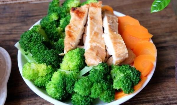 八款早餐蔬菜沙拉，做法超簡單，多吃還不胖，想瘦的姑娘都愛吃！