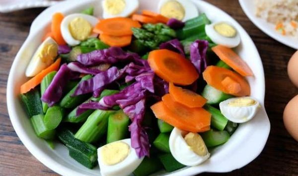 八款早餐蔬菜沙拉，做法超簡單，多吃還不胖，想瘦的姑娘都愛吃！