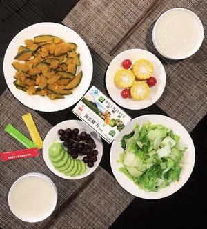 《營(yíng)養(yǎng)早餐》的做法 步驟1