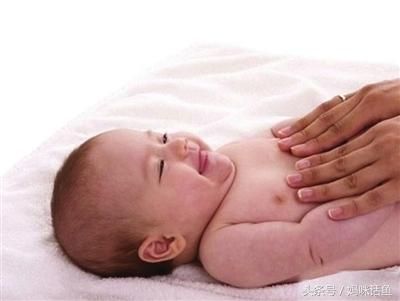 醫(yī)院一定沒(méi)告訴你為什么每天都要給新生兒做撫觸！附全套撫觸手法