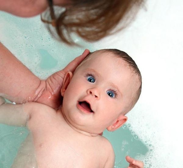 嬰兒撫觸應(yīng)該怎么做，來(lái)來(lái)手把手教你做嬰兒撫觸操