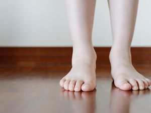 嬰兒學步期，怎樣預防腿部健康成長？