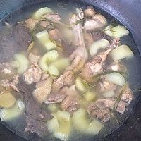 老黃瓜雞湯的做法圖解3