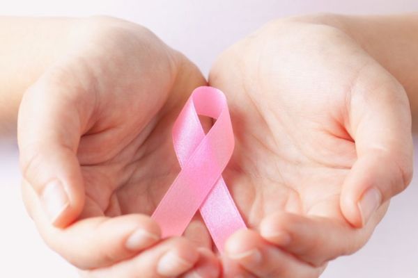 如何判断自己是否中了梅毒 一招判断梅毒小红点 梅毒初期小红点形状