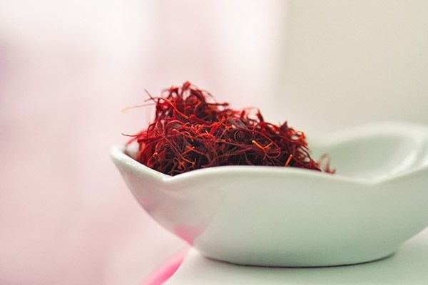 西红花泡水喝的功效 西红花泡水喝有什么好处