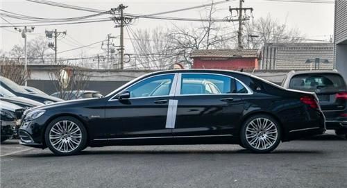 令人心动的几款车，硬朗的车身线条，营造很好的驾驶氛围