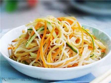 营养、美味黄花菜的功效和食谱介绍