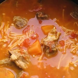 減肥、孕婦都可以吃的番茄燉牛腩的做法 步驟2