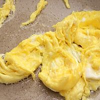 不放一粒米减脂瘦身炒饭！欧阳娜娜同款炒饭，越吃越瘦！的做法图解3