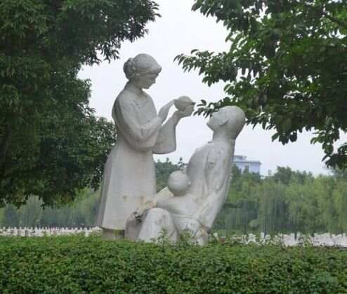 谈谈过桥米线“鹌鹑蛋的正确吃法”